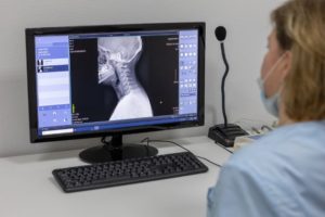 digital-x-ray-of-the-cervical-spine-in-the-clinic-2022-11-16-12-17-42-utc